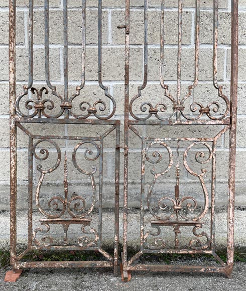 Small wrought-iron gate-2