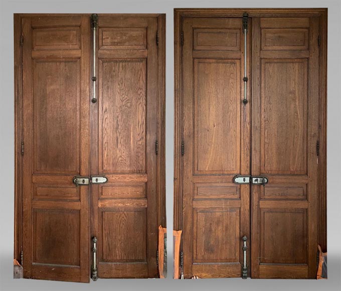 Pair of double wooden doors, 2.5 m high-0