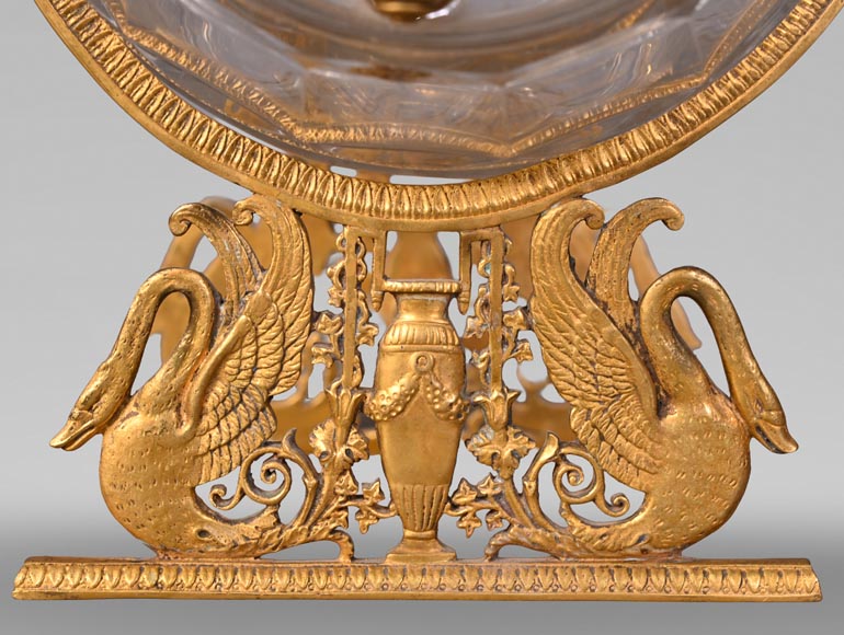 L’Escalier de Cristal (attributed to) Gilt-bronze liqueur barrel with its stand-3