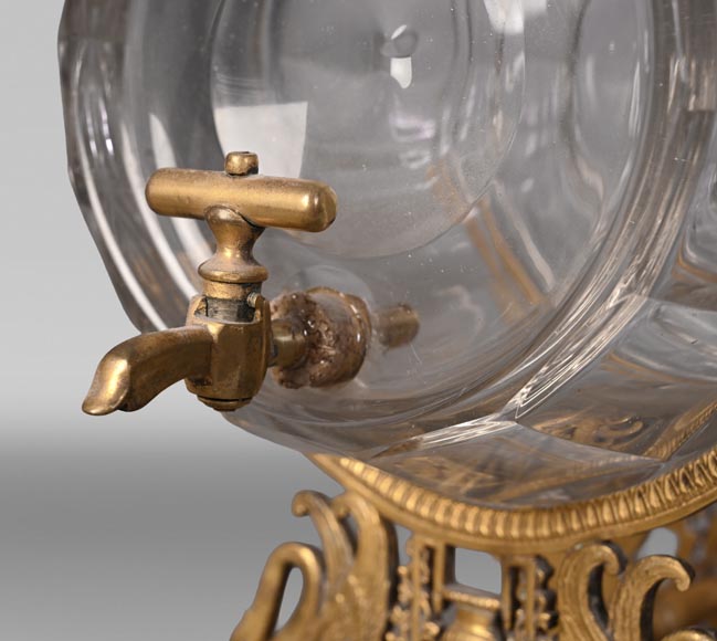 L’Escalier de Cristal (attributed to) Gilt-bronze liqueur barrel with its stand-4