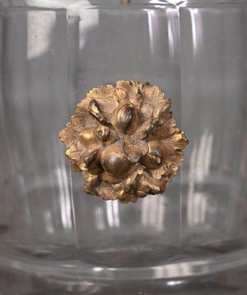 L’Escalier de Cristal (attributed to) Gilt-bronze liqueur barrel with its stand-5