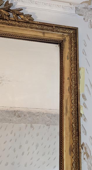 Louis XVI-style gilded trumeau with double laurel wreath-4
