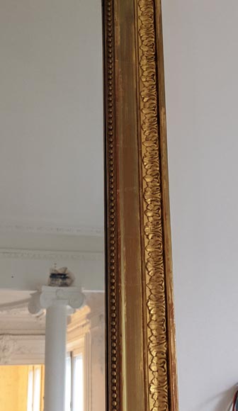 Gilded trumeau with laurel wreaths-3