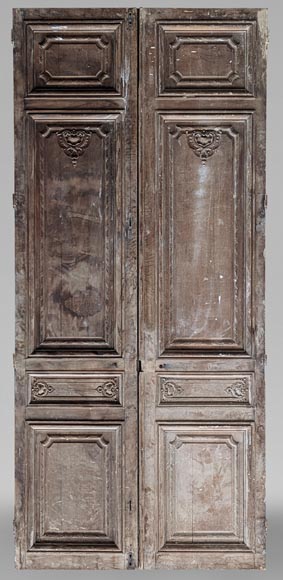Napoleon III-style oak double door with shell decoration-0