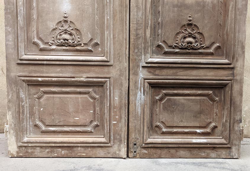 Napoleon III-style oak double door with shell decoration-8