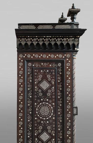 Rosewood cabinet with bone and light-wood marquetry-4