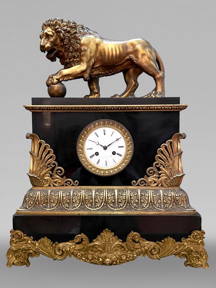 Empire Style Lion Mantel Clock in Black Marble and Ormolu Empire Style Lion Mantel Clock in Black Marble and Ormolu-0