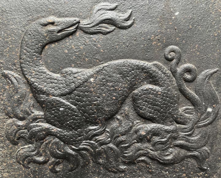 Fireback from the 17th century, decorated with a salamander, emblem of François I-1