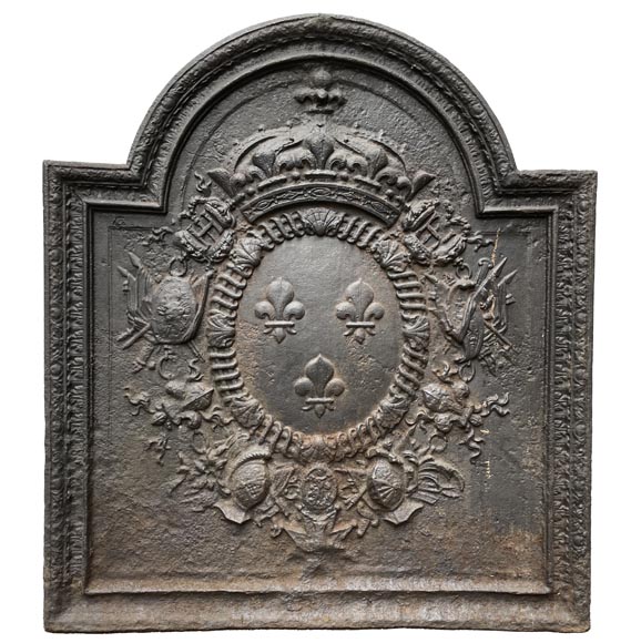 18th century fireback decorated with three lilies, emblems of the arms of France-0