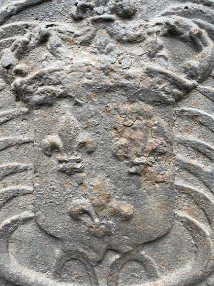 Fireback dated 1688 with the arms of France-4