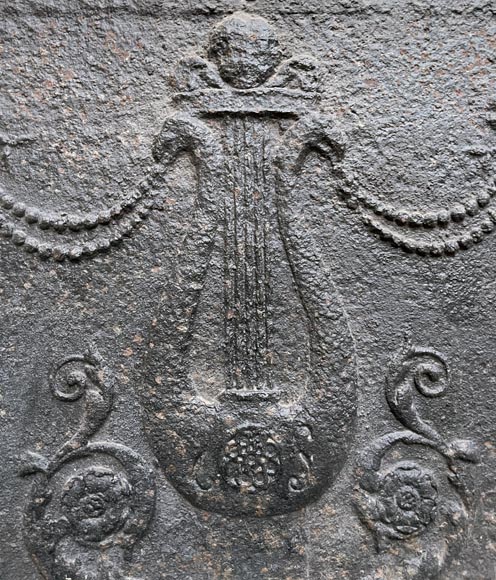 Louis XVI period fireback with lyre-2