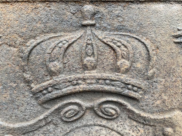 Fireback of the 18th century with crowned arms.-3