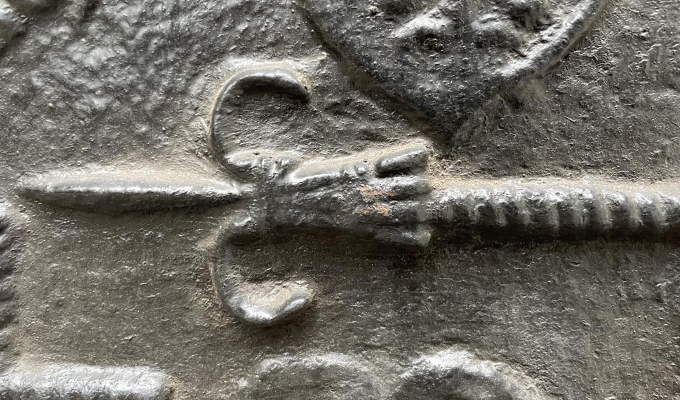 Fireback from the 16th century with the arms of Arnould Marchant de Criston-5