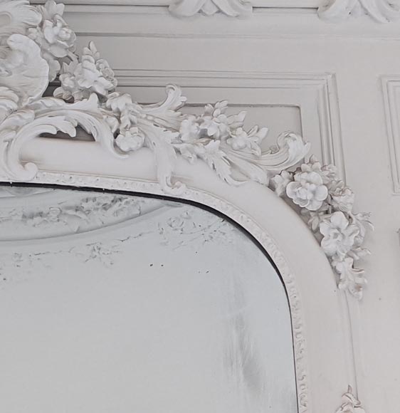 Large Regency style overmantel with carved shell in wood and stucco-3