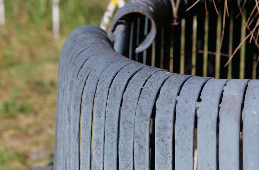 Circular bench for the perimeter of a tree-4