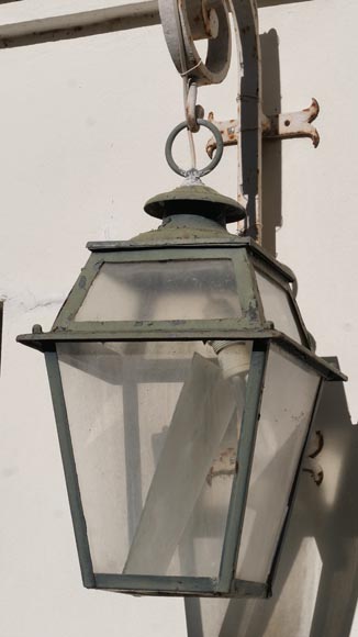 Lot of simple lanterns and their iron gallows-1