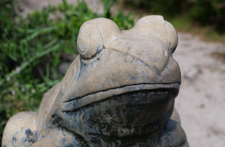 Pair of marble frog statues from the 1950s-2