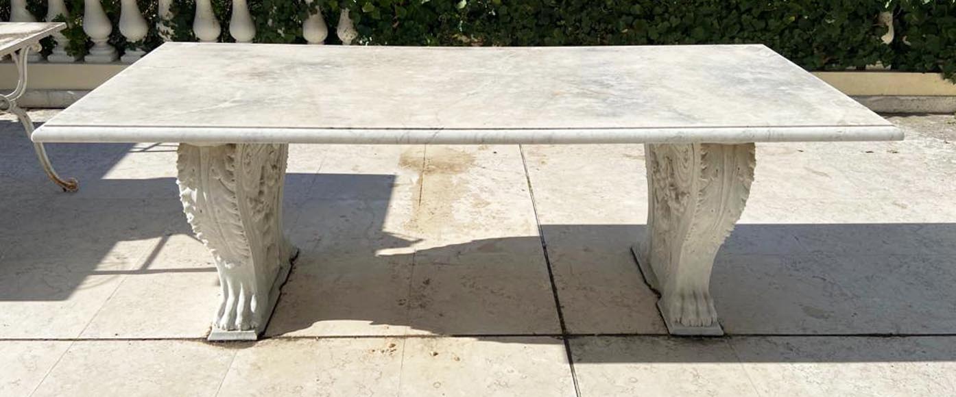 Table monastère en bois massif trace de patine piétement pos
