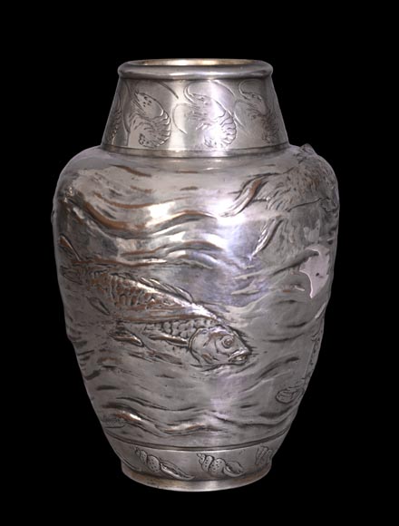 Ernest CARRIÈRE for CHRISTOFLE – Japonist Ovoid Vase “Seaweed and Fish” in Silvered Metal Ernest CARRIÈRE for CHRISTOFLE – Japonist Ovoid Vase “Seaweed and Fish” in Silvered Metal-1