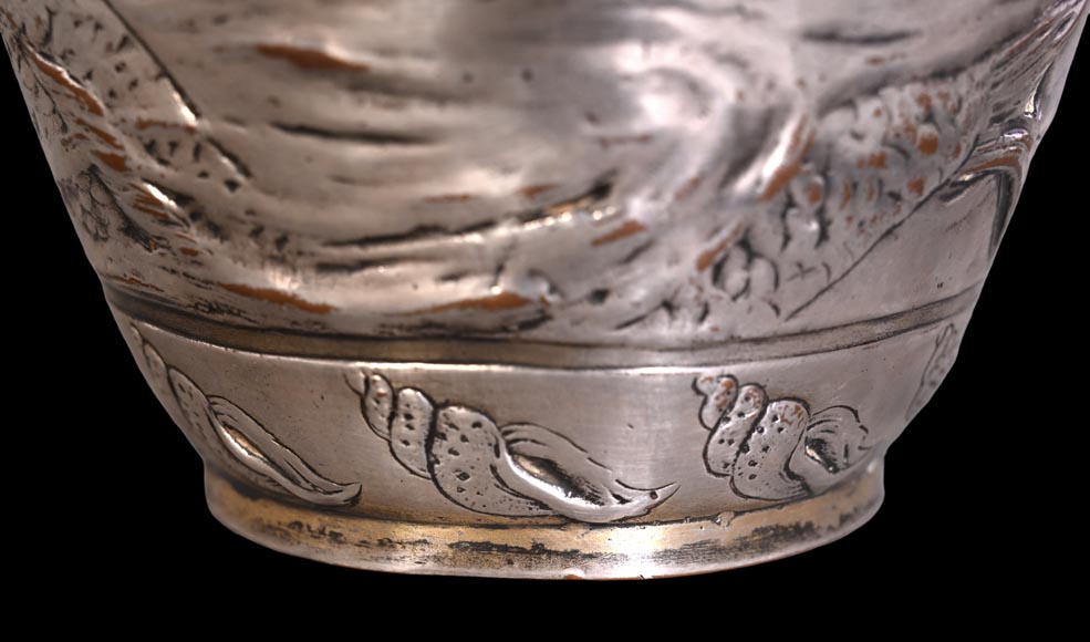 Ernest CARRIÈRE for CHRISTOFLE – Japonist Ovoid Vase “Seaweed and Fish” in Silvered Metal Ernest CARRIÈRE for CHRISTOFLE – Japonist Ovoid Vase “Seaweed and Fish” in Silvered Metal-6