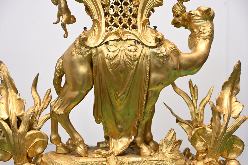 Rococo-style dromedary clock Rococo-style dromedary clock-11