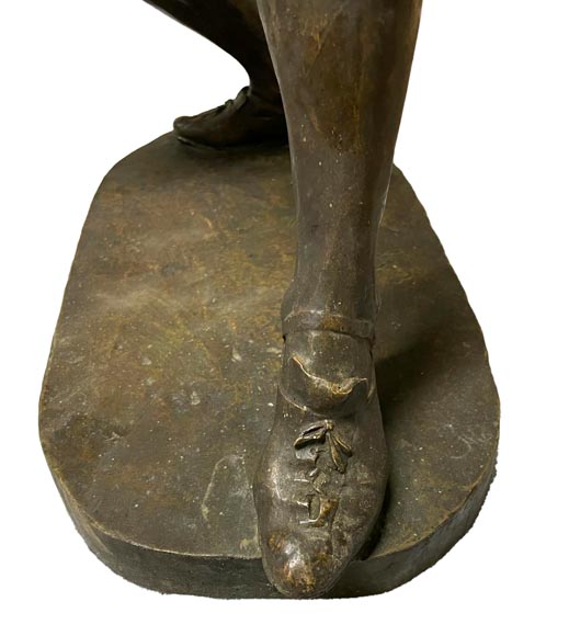 (sculpture bronze shot putter)-4