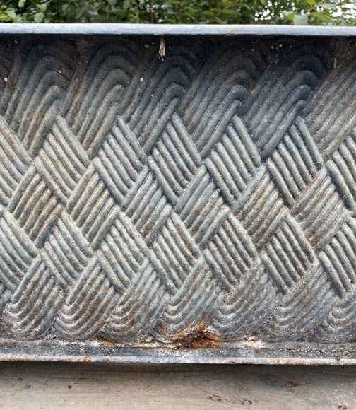 Pair of beautiful cast-iron planters with woven motif and lion's paws-4