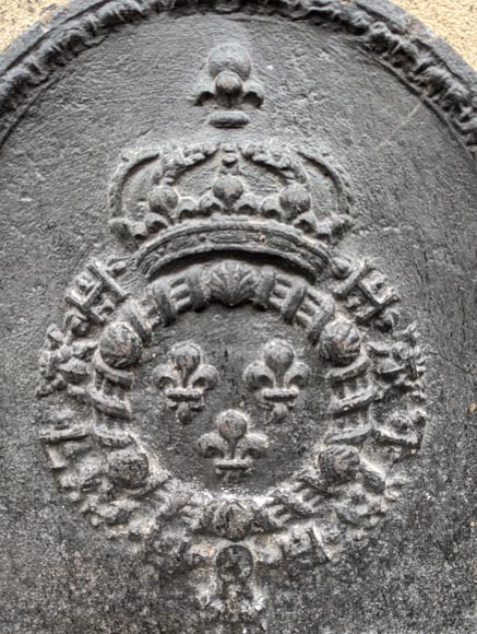 Fireback from the 19th century with the coat of arms of France and the collars of the order of Saint Michael and the Holy Spirit-1