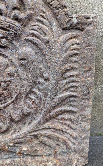 Fireback from the 19th century with the coat of arms of France -4