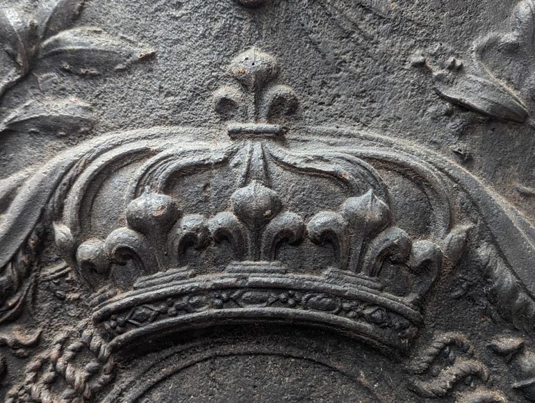 Fireback with the coat of arms of France, with a head of Apollo and the skin of a lion-5
