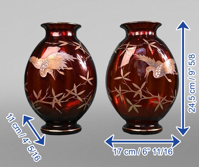 Cristallerie Saint-Louis, Pair of ruby vases with Japanese decoration, c. 1880-2