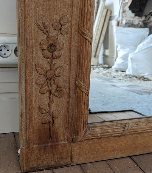 Louis XVI style trumeau in carved oak adorned with a bird's nest framed by floral decoration-5