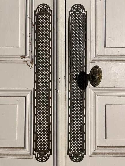 Large moulded double door with gilded Napoleon III lock-10