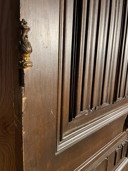 Oak double door with napkin fold decoration-8