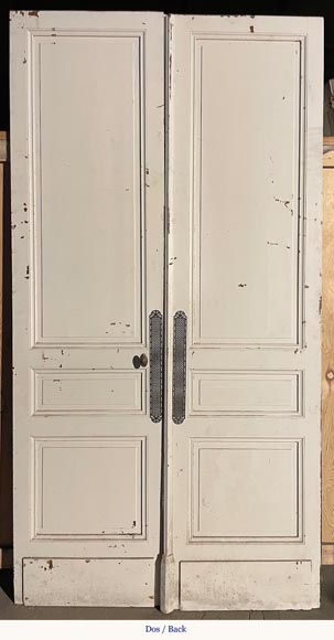 Oak double door with napkin fold decoration-9