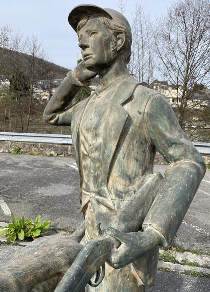 Hunter and his two dogs, bronze park statue with green patina-6