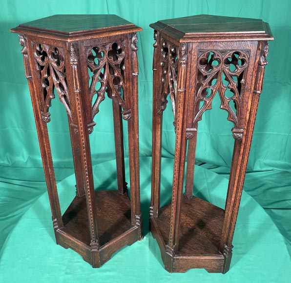 Neo-Gothic style oak saddle set-1