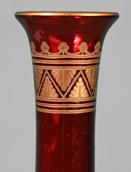 BACCARAT - Pair of Persian ruby bottle-shaped vases, circa 1880-3