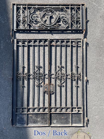 Cast iron double-leaf gate – Louis XVI style decoration with gilded torch-4