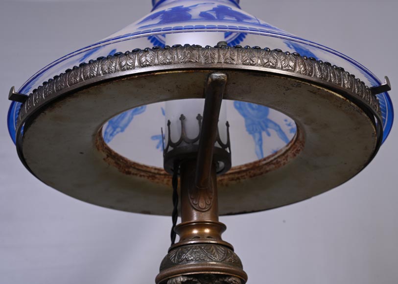 Napoleon III period lamp with engraved glass shade in Greek