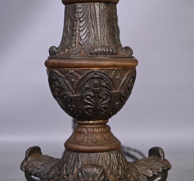 Napoleon III period lamp with engraved glass shade in Greek