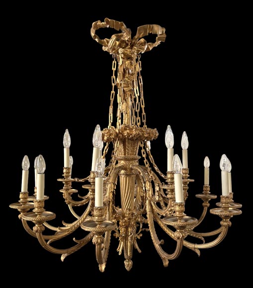 Louis XVI-style gilt-bronze chandelier with eighteen lights, featuring a garland of roses and a ribbon bow Louis XVI-style gilt-bronze chandelier with eighteen lights, featuring a garland of roses and a ribbon bow-0