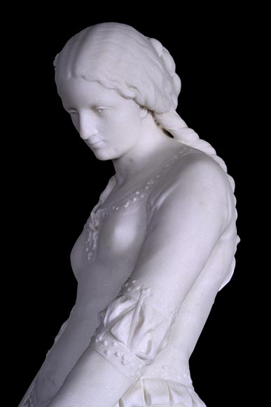 Unique Ensemble : Statue of Marguerite on her Ornate Pedestal 
