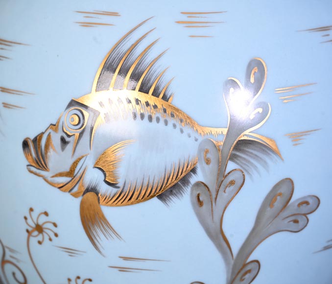 AU VASE ÉTRUSQUE – Porcelain Vase with Aquatic Decoration