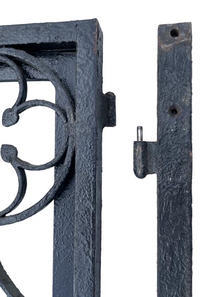 Napoleon III period openwork wrought-iron double door with its frame. Napoleon III period openwork wrought-iron double door with its frame.-6