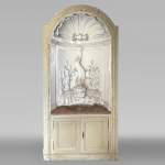 Indoor wall fountain with dolphin motif – Carved plaster and Corton marble-stone