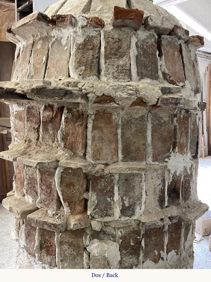 Indoor wall fountain with dolphin motif – Carved plaster and Corton marble-stone-7