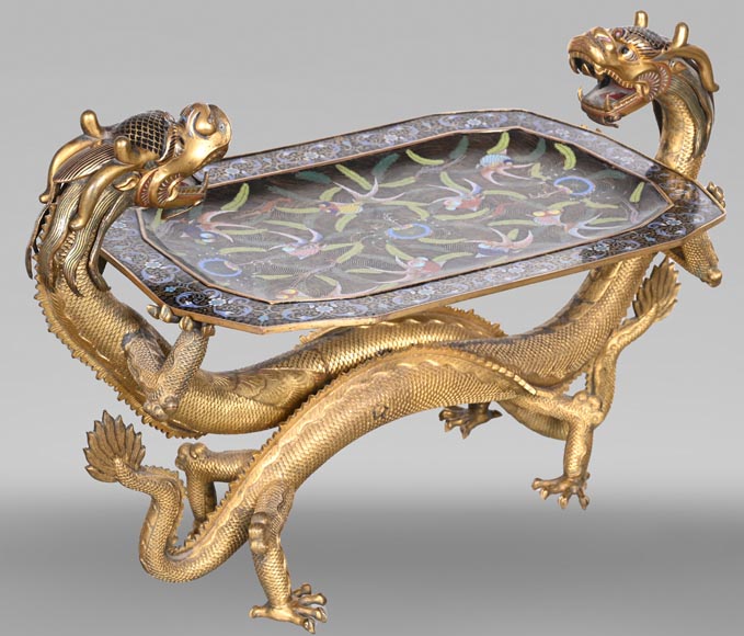 Ceremonial stand from the Qianlong period (1736-1795) in the shape of a dragon, gilt bronze, champlevé enamel-0