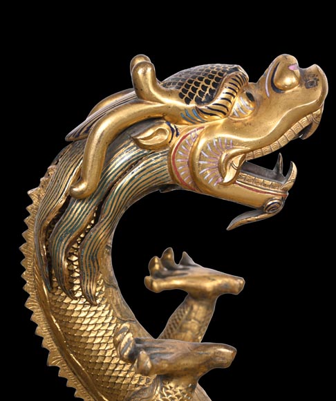 Ceremonial stand from the Qianlong period (1736-1795) in the shape of a dragon, gilt bronze, champlevé enamel-3