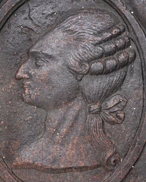 Cast iron fireback depicting Louis XVI-2